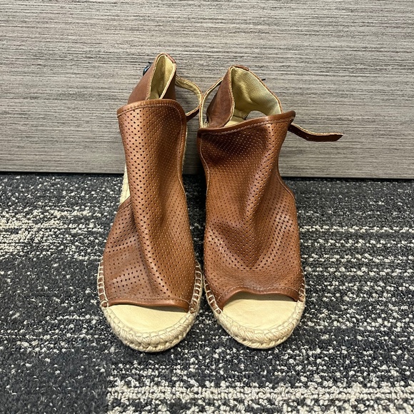 CREAM wedge sandal - Picture 2 of 4